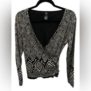 W Brand sz M Women’s Black and White Geometric lightweight Long Sleeve Top EUC